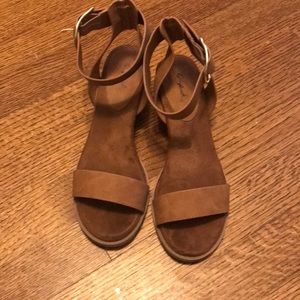 Vici Doris Heeled Nubuck Sandal